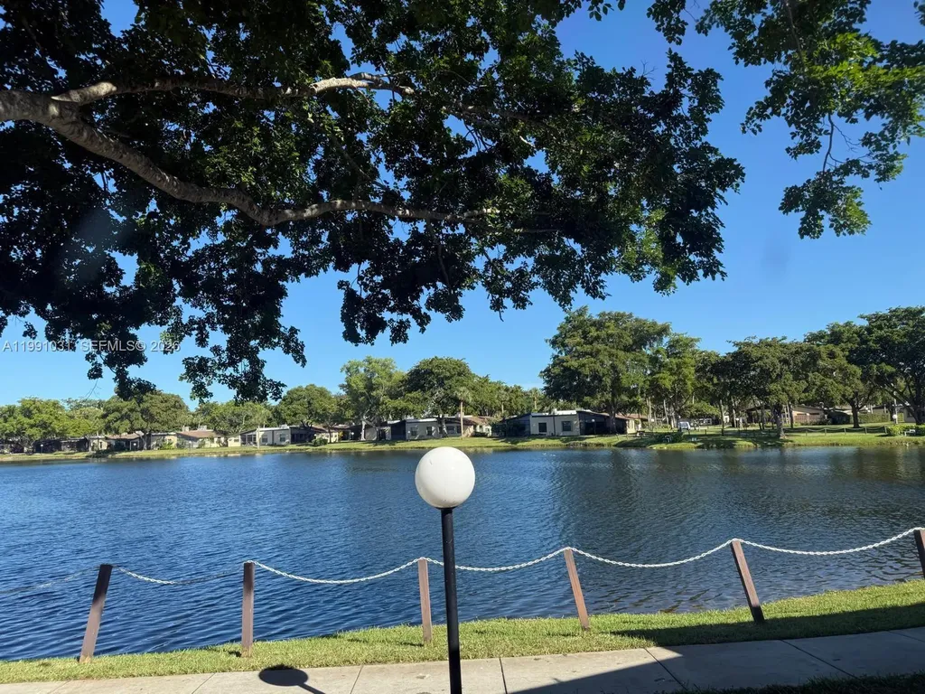 2 Briarwood Circle Hollywood FL 33024