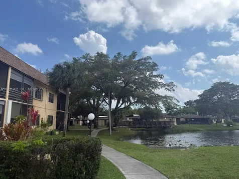 2 Briarwood Circle Hollywood FL 33024