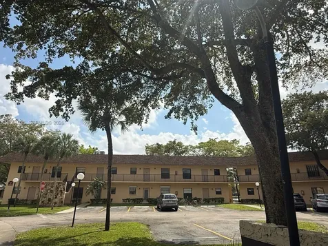 2 Briarwood Circle Hollywood FL 33024