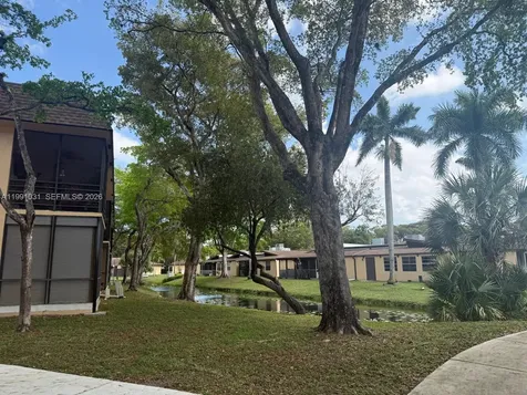 2 Briarwood Circle Hollywood FL 33024