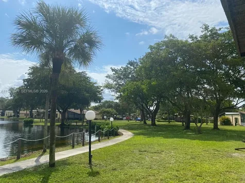 2 Briarwood Circle Hollywood FL 33024