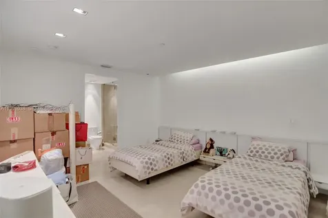 3535 Hiawatha Avenue Miami FL 33133