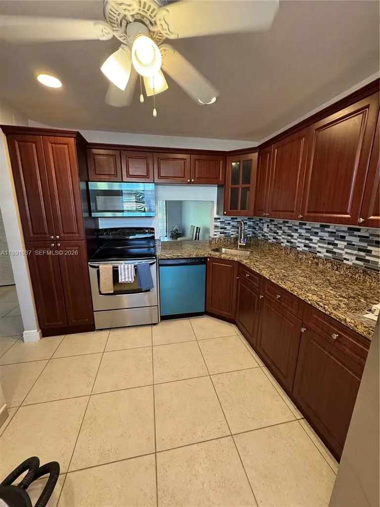 6095 N Sabal Palm Boulevard Tamarac FL 33319