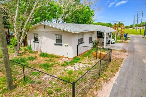 627 Washington Avenue Lake Wales FL 33853