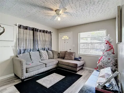 627 Washington Avenue Lake Wales FL 33853