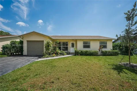 401 NW 83rd Way Pembroke Pines FL 33024
