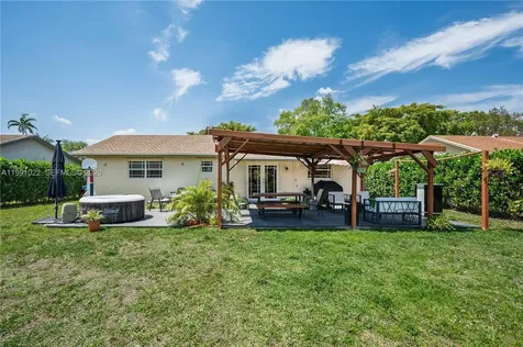 401 NW 83rd Way Pembroke Pines FL 33024