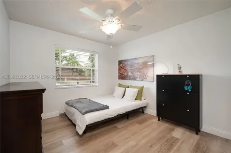 401 NW 83rd Way Pembroke Pines FL 33024