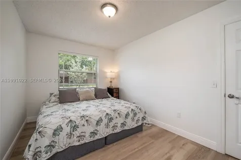 401 NW 83rd Way Pembroke Pines FL 33024