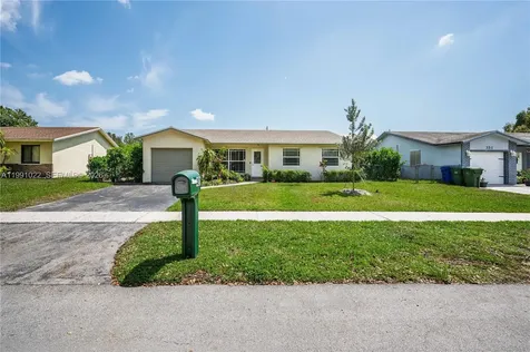 401 NW 83rd Way Pembroke Pines FL 33024