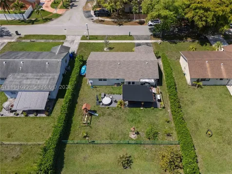 401 NW 83rd Way Pembroke Pines FL 33024