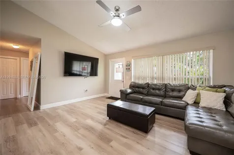401 NW 83rd Way Pembroke Pines FL 33024