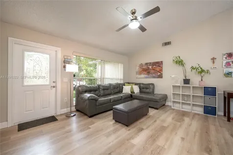 401 NW 83rd Way Pembroke Pines FL 33024