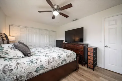 401 NW 83rd Way Pembroke Pines FL 33024