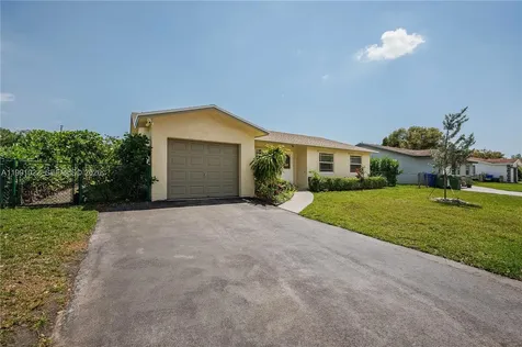 401 NW 83rd Way Pembroke Pines FL 33024