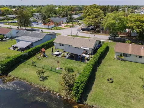 401 NW 83rd Way Pembroke Pines FL 33024