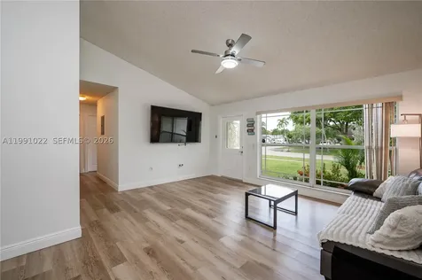 401 NW 83rd Way Pembroke Pines FL 33024