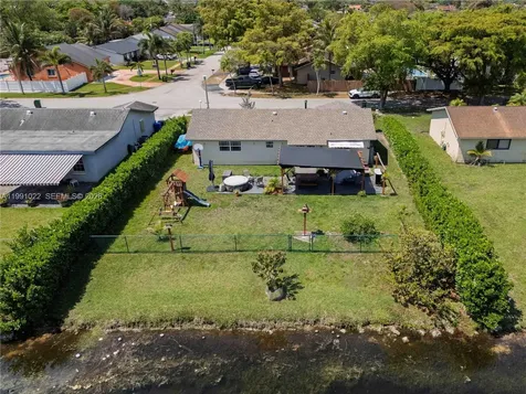 401 NW 83rd Way Pembroke Pines FL 33024