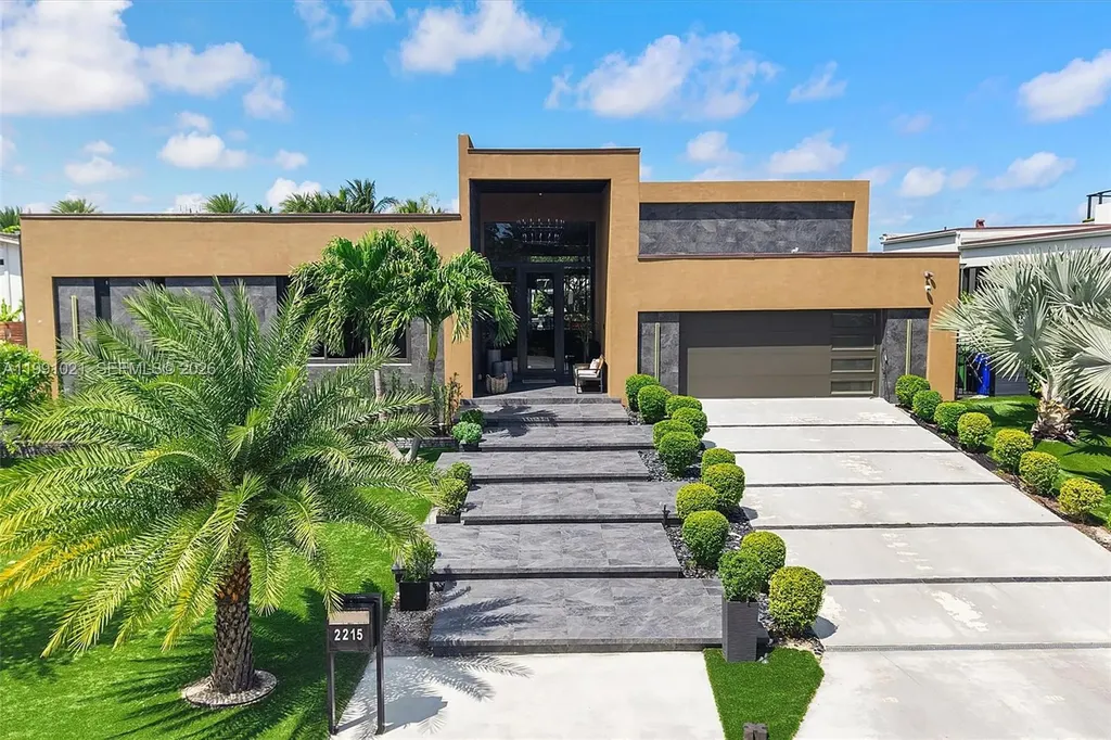 2215 NE 19th Street Fort Lauderdale FL 33305