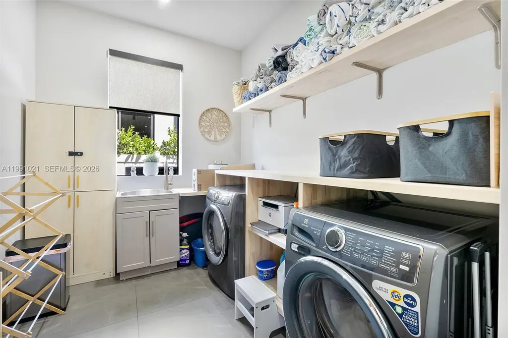 2215 NE 19th Street Fort Lauderdale FL 33305