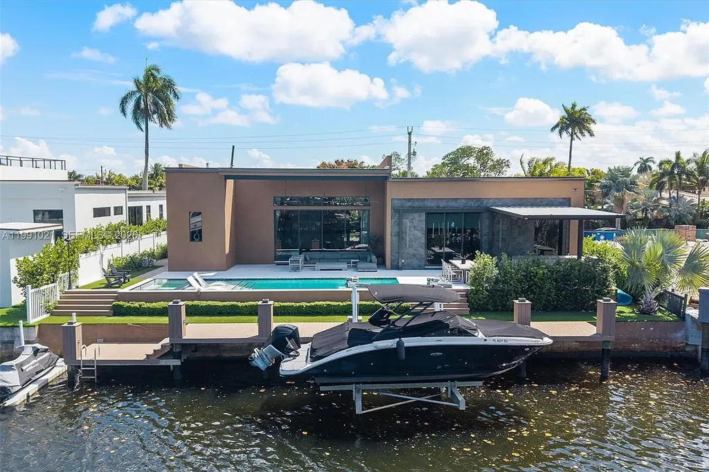 2215 NE 19th Street Fort Lauderdale FL 33305