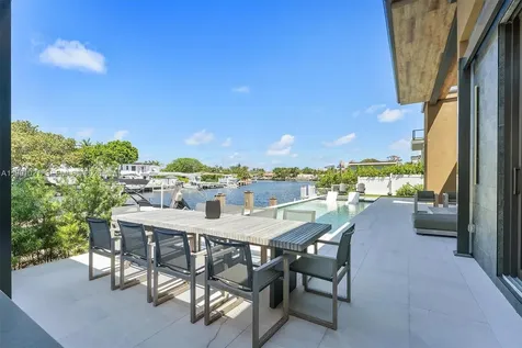 2215 NE 19th Street Fort Lauderdale FL 33305