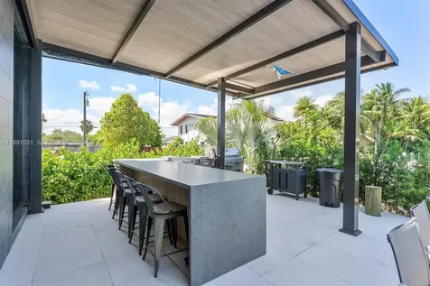 2215 NE 19th Street Fort Lauderdale FL 33305