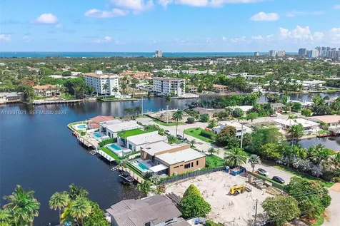 2215 NE 19th Street Fort Lauderdale FL 33305