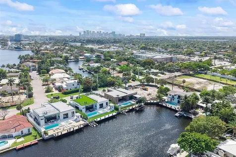 2215 NE 19th Street Fort Lauderdale FL 33305