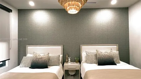 2215 NE 19th Street Fort Lauderdale FL 33305