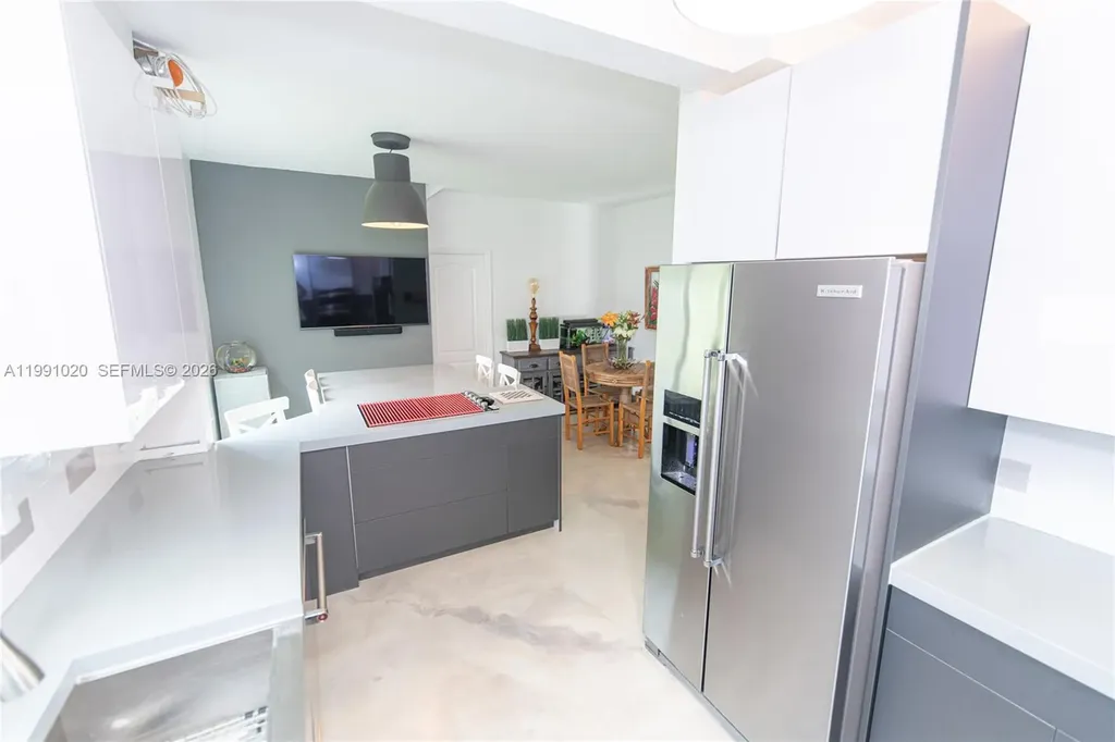 8694 Via Reale Boca Raton FL 33496