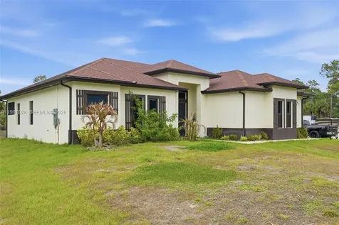 3043 18 Naples FL 34120