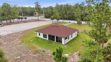 3043 18 Naples FL 34120