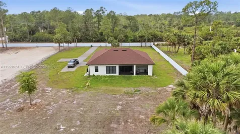 3043 18 Naples FL 34120
