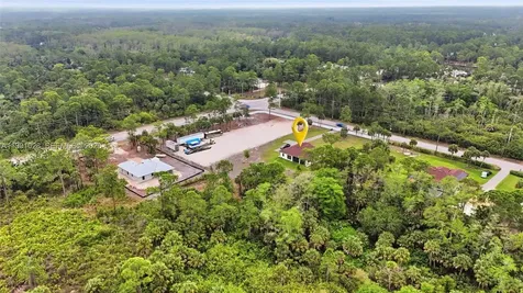 3043 18 Naples FL 34120