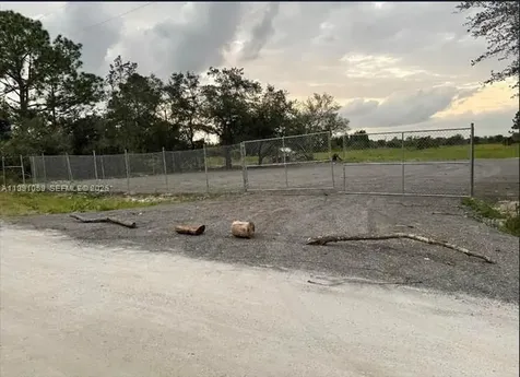 281 Avenida Del Centro Montura Clewiston FL 33440