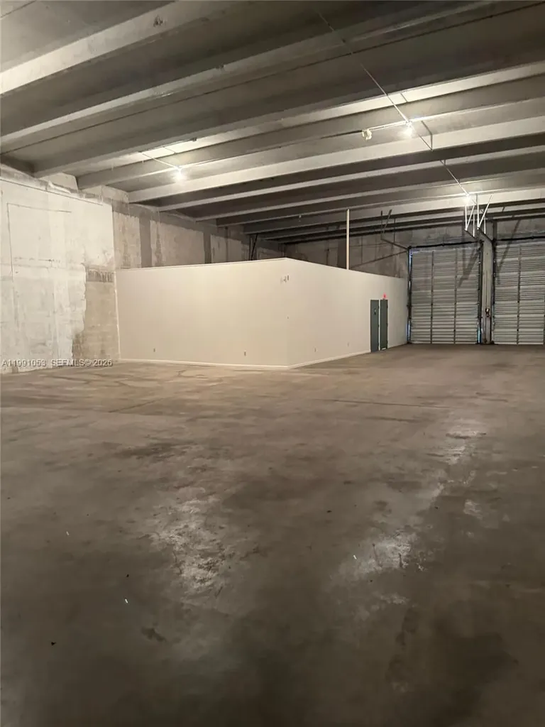 6995 NW 82nd Avenue Medley FL 33166