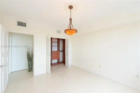 19400 Turnberry Way Aventura FL 33180