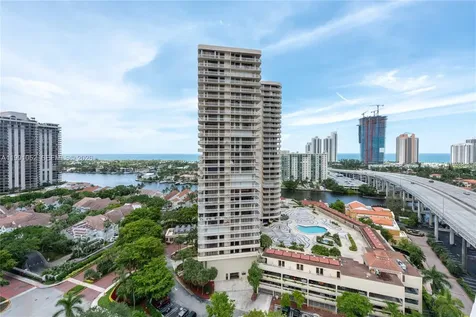 19400 Turnberry Way Aventura FL 33180