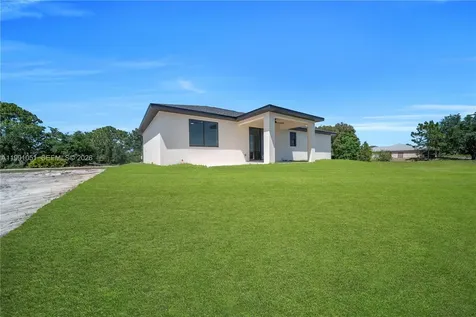 2707 29th Street Lehigh Acres FL 33976