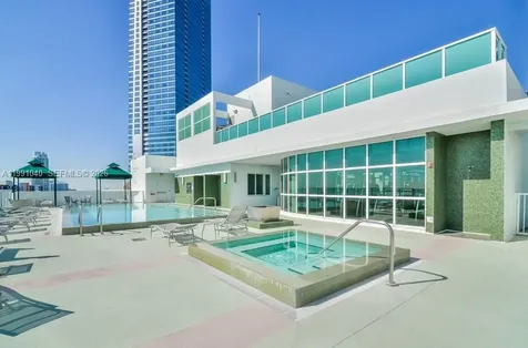218 SE 14th Street Miami FL 33131