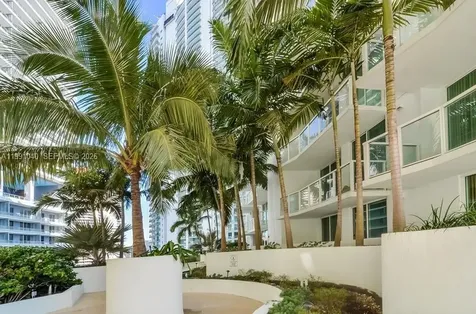 218 SE 14th Street Miami FL 33131
