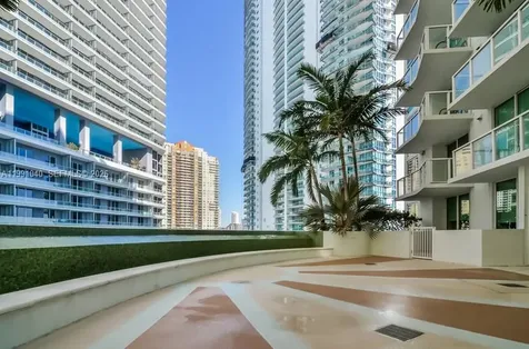 218 SE 14th Street Miami FL 33131