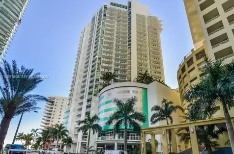 218 SE 14th Street Miami FL 33131