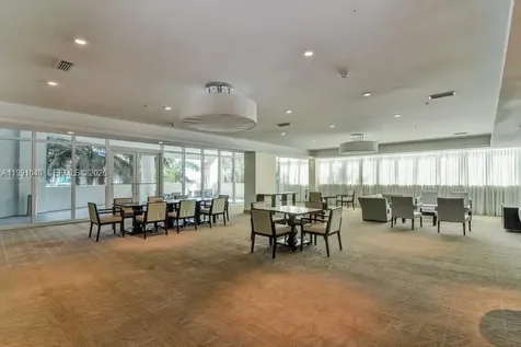 218 SE 14th Street Miami FL 33131