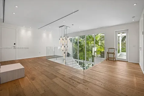 3465 N Meridian Avenue Miami Beach FL 33140