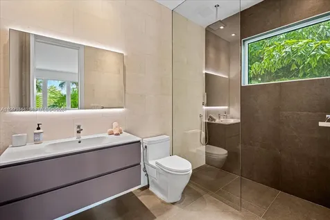 3465 N Meridian Avenue Miami Beach FL 33140