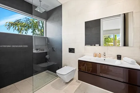 3465 N Meridian Avenue Miami Beach FL 33140