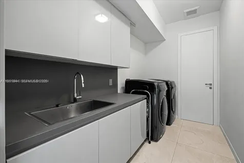3465 N Meridian Avenue Miami Beach FL 33140