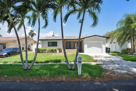 233 SE 4th Terrace Dania Beach FL 33004